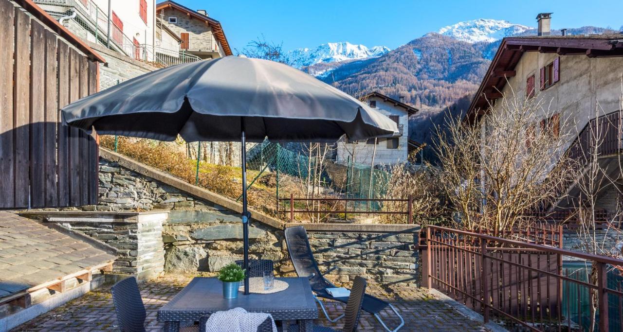 Lanterna Apartments Chiesa in Valmalenco Bagian luar foto