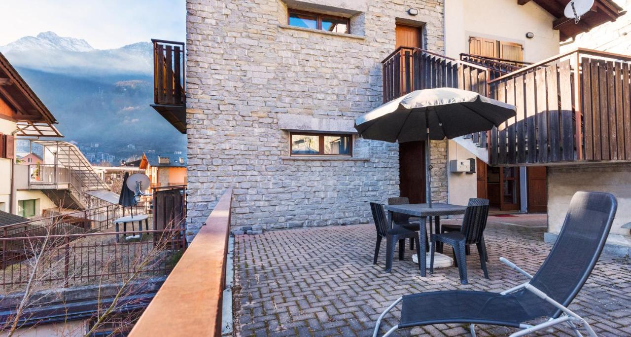 Lanterna Apartments Chiesa in Valmalenco Bagian luar foto