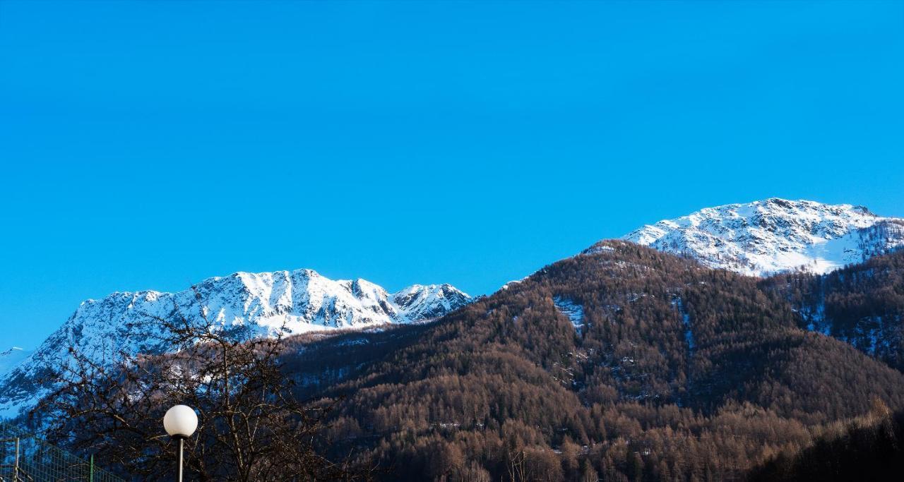 Lanterna Apartments Chiesa in Valmalenco Bagian luar foto