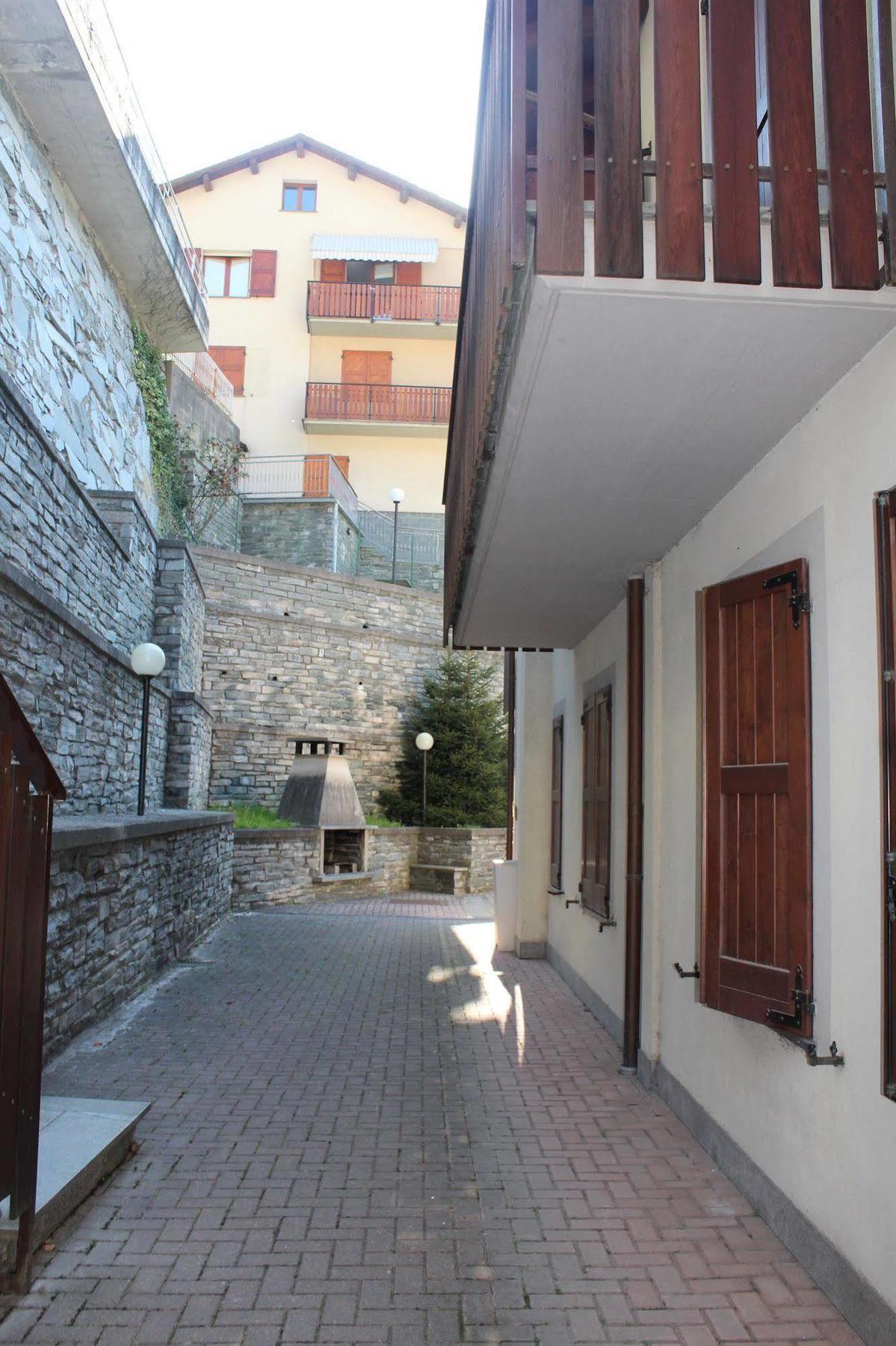 Lanterna Apartments Chiesa in Valmalenco Bagian luar foto