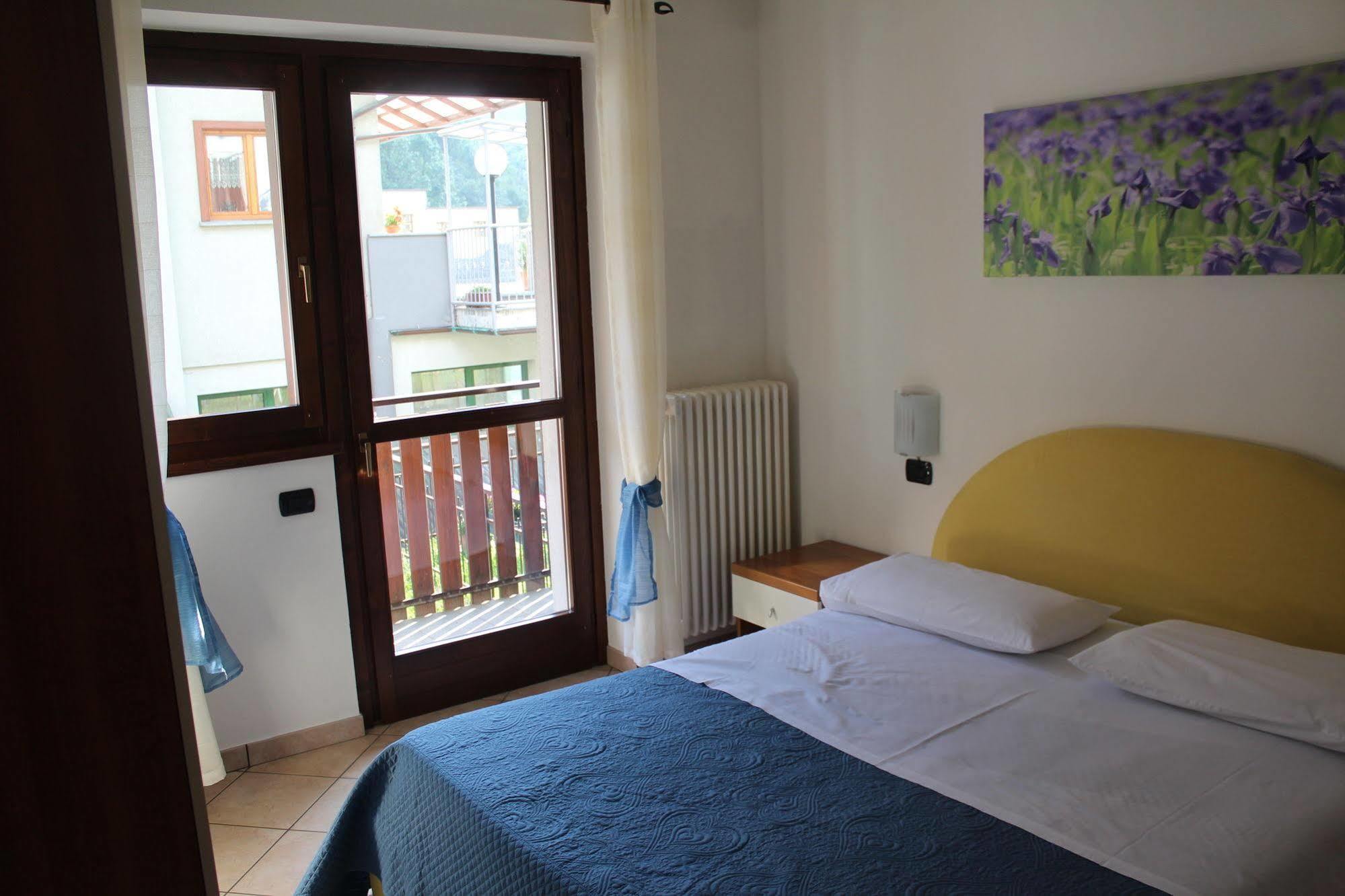 Lanterna Apartments Chiesa in Valmalenco Bagian luar foto